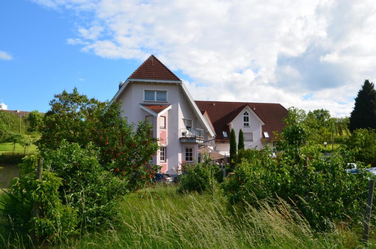 Castell Hotel & Restaurant Leinsweiler Exterior foto